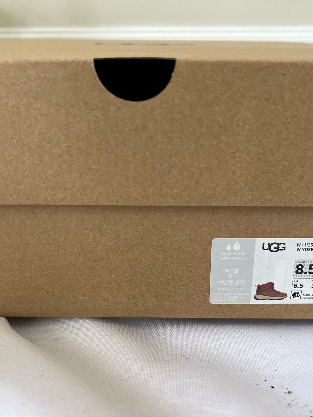 UGG Yose Short Zip Waterproof Boots – Women’s 8.5